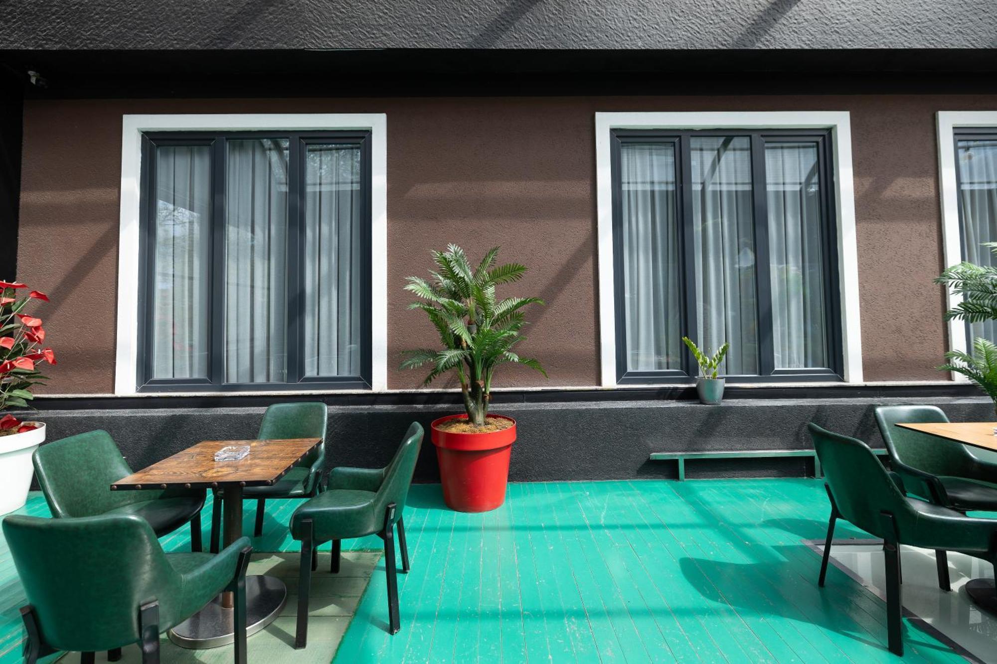 4R Colombo Hotel Tirana Exteriör bild