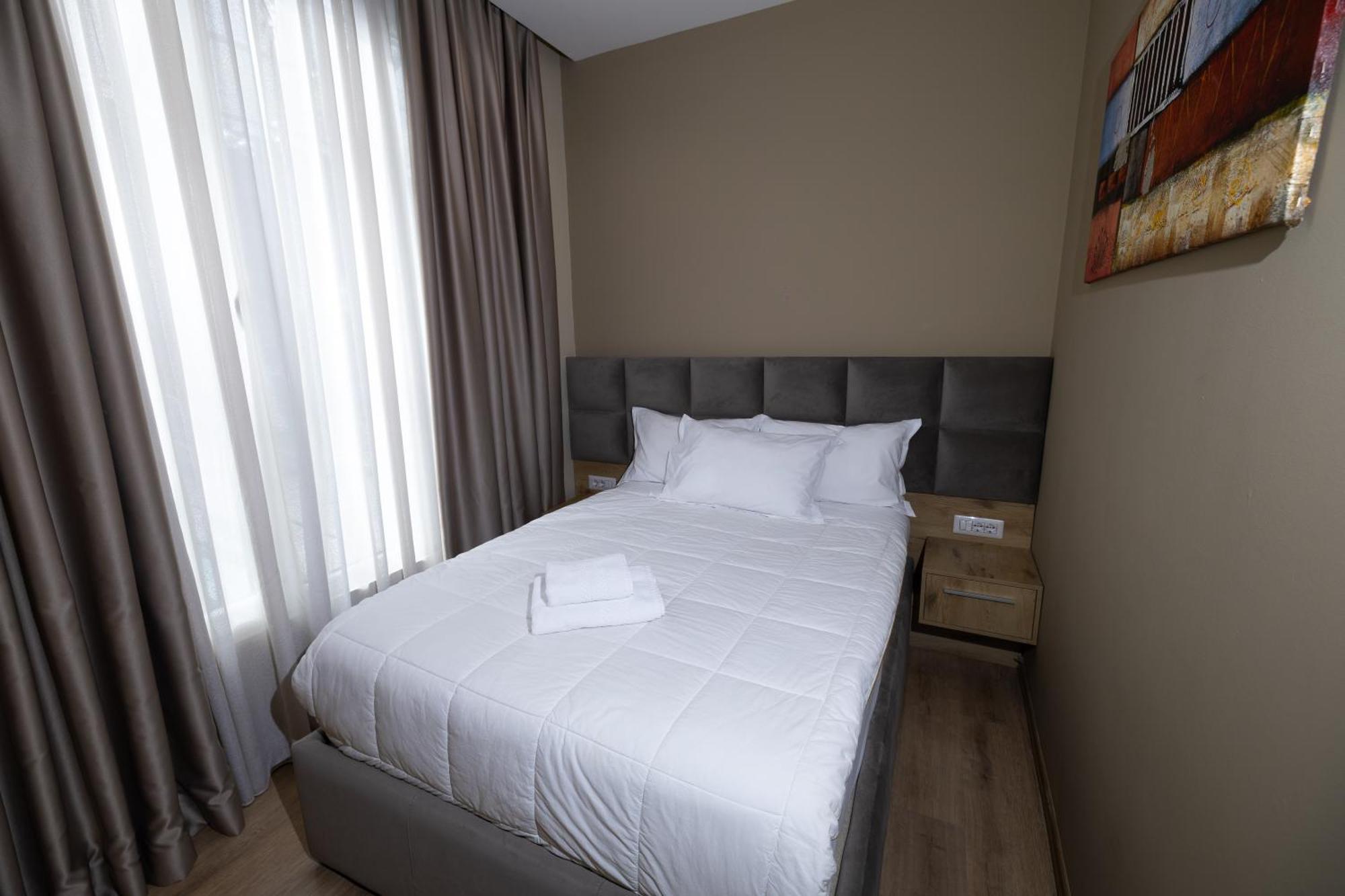 4R Colombo Hotel Tirana Exteriör bild
