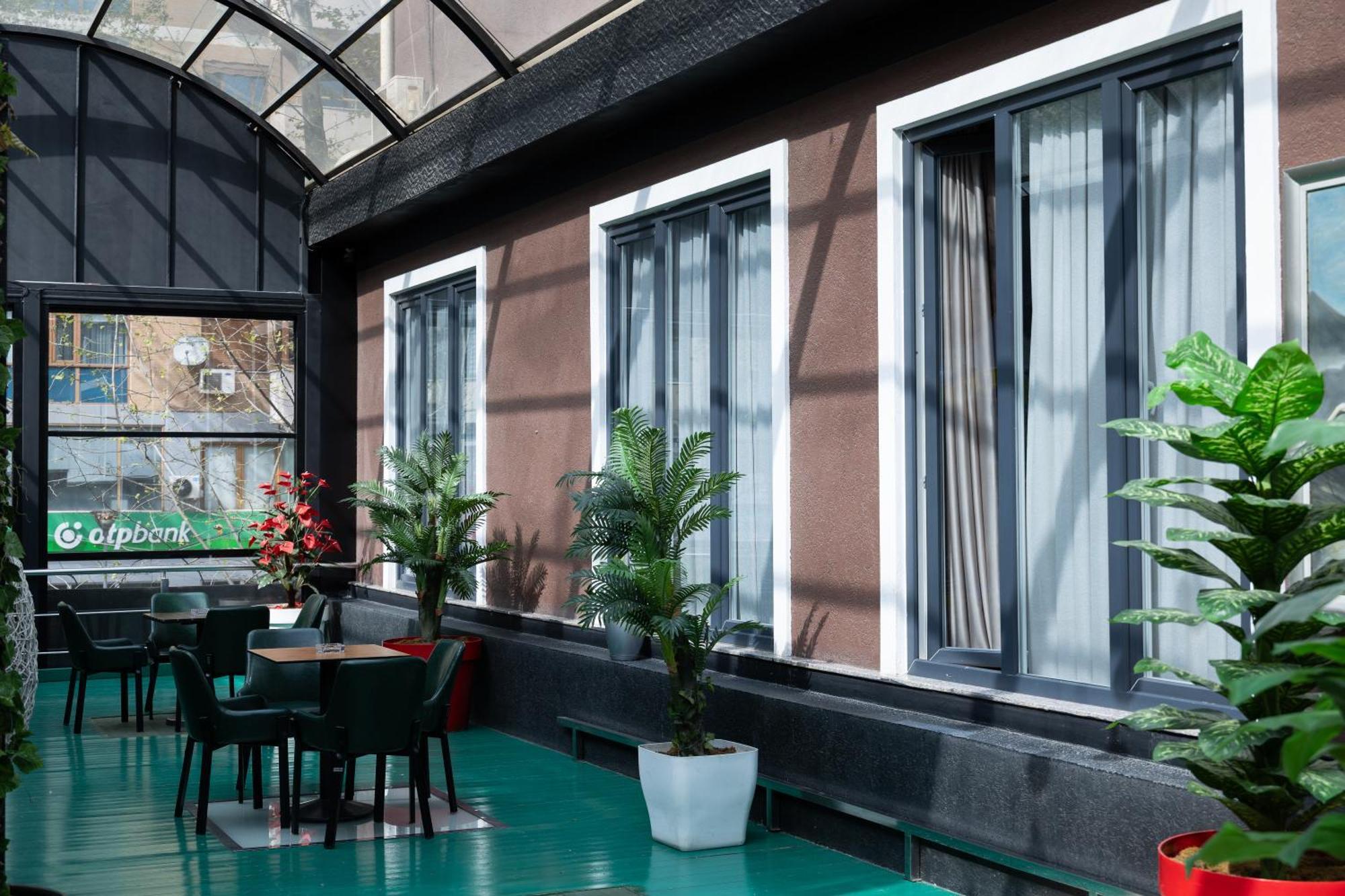 4R Colombo Hotel Tirana Exteriör bild