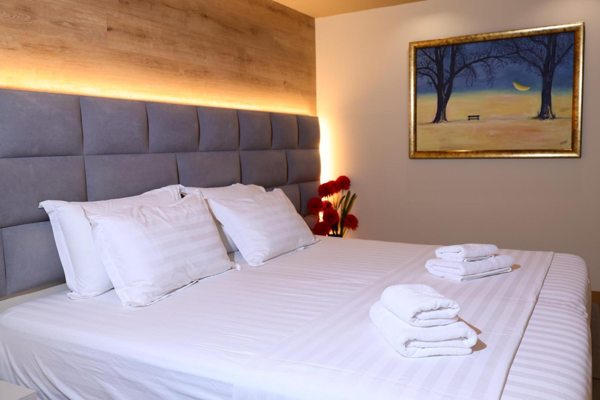 4R Colombo Hotel Tirana Exteriör bild