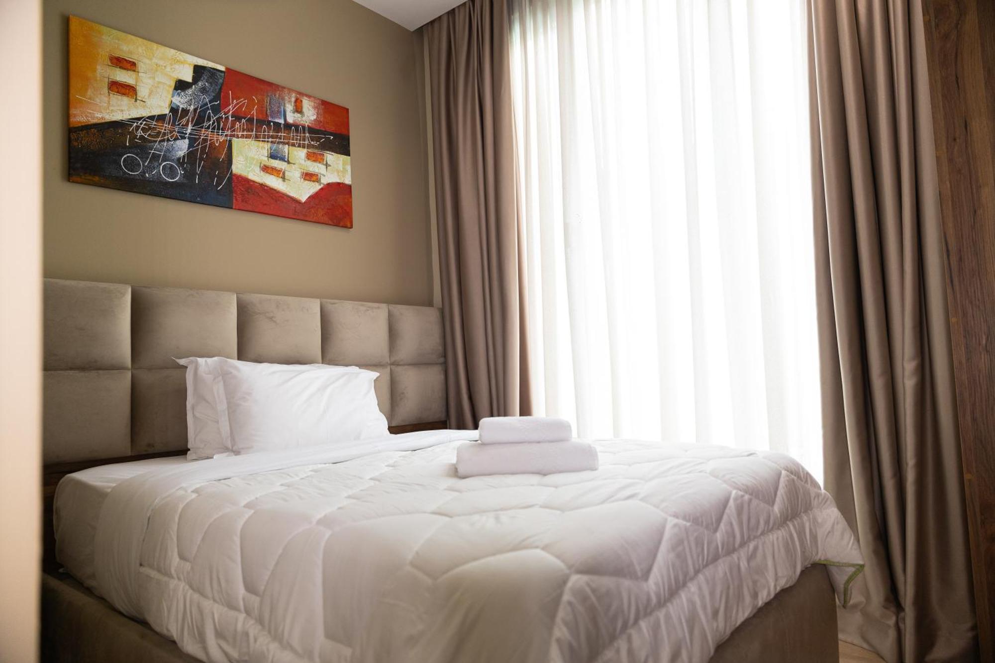 4R Colombo Hotel Tirana Exteriör bild