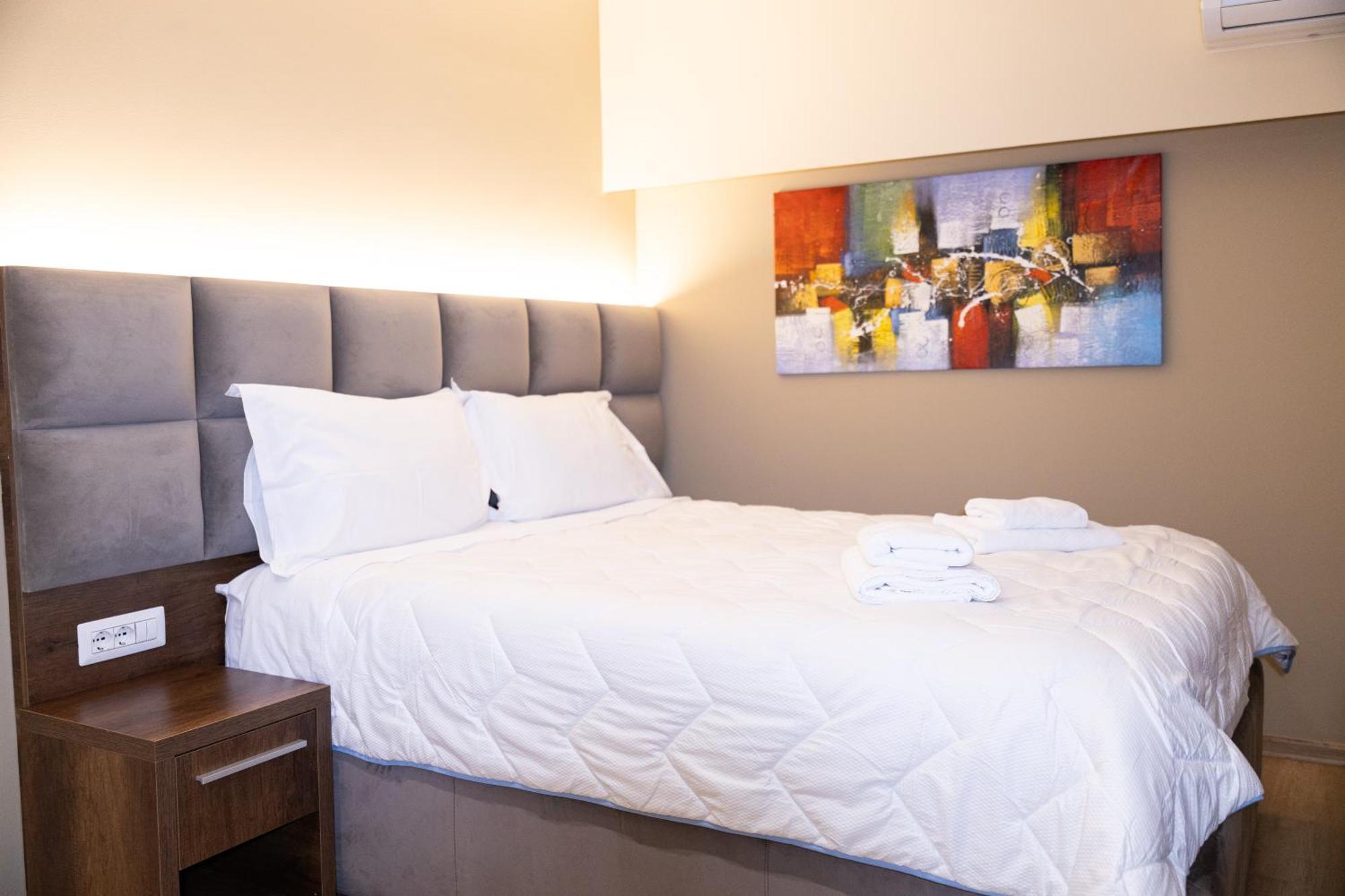 4R Colombo Hotel Tirana Exteriör bild