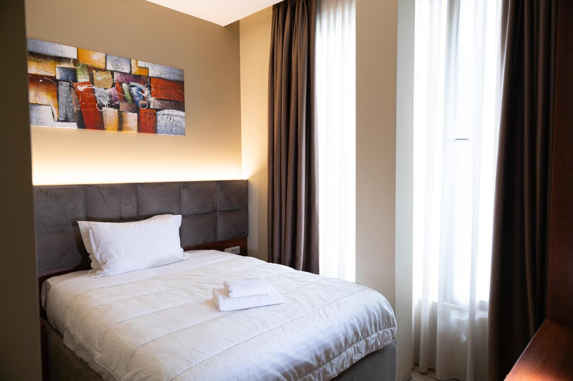 4R Colombo Hotel Tirana Exteriör bild