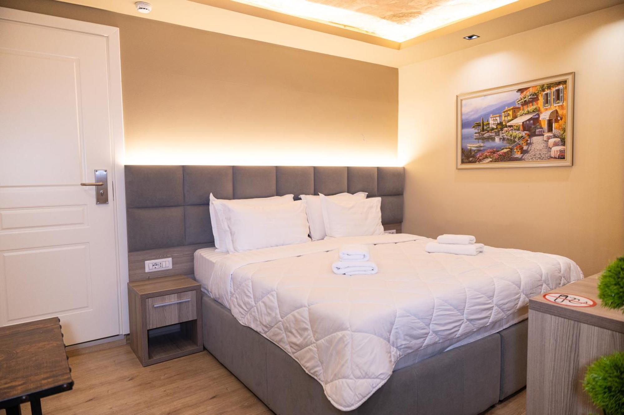 4R Colombo Hotel Tirana Exteriör bild